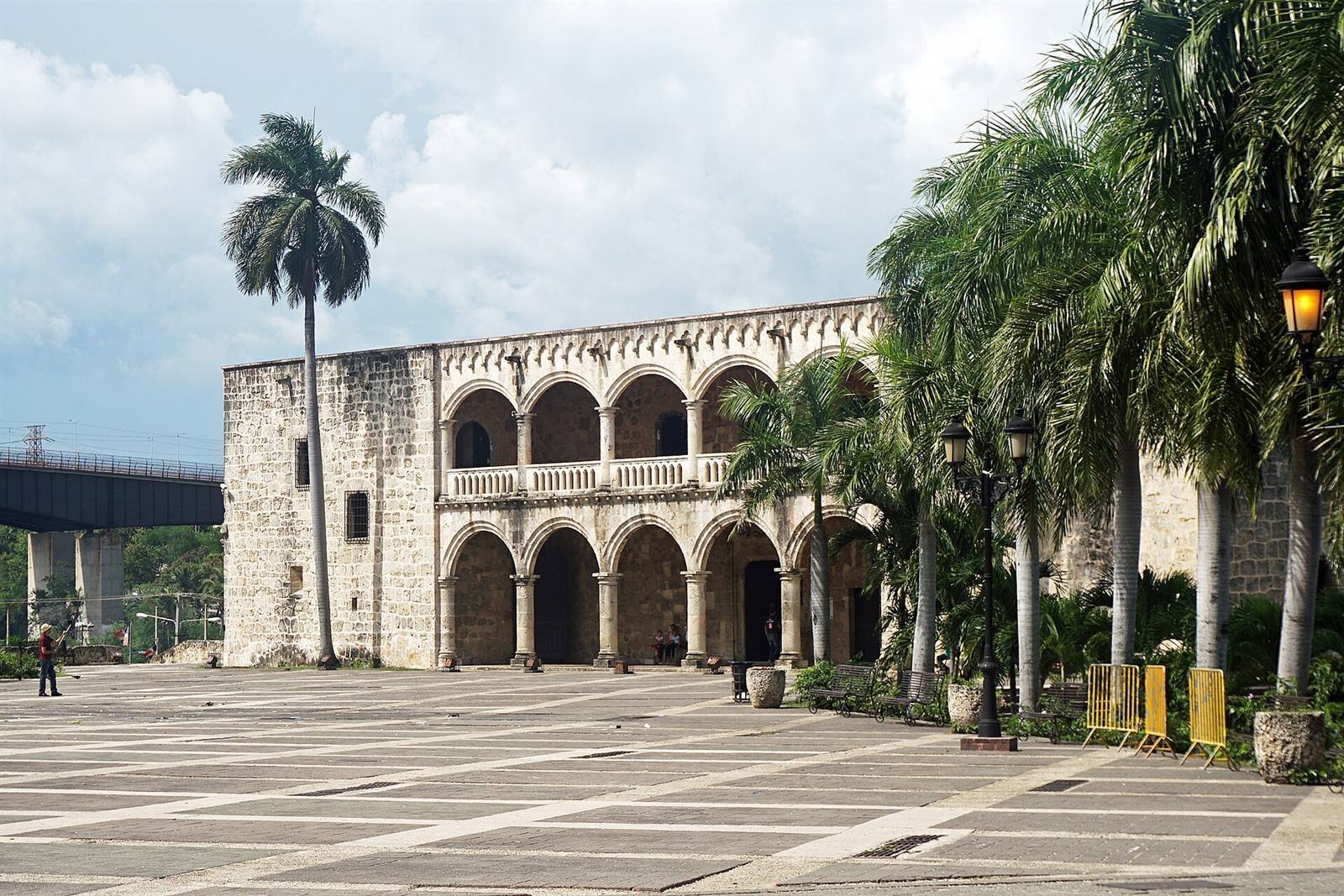 Alcázar de Colón · 400 m