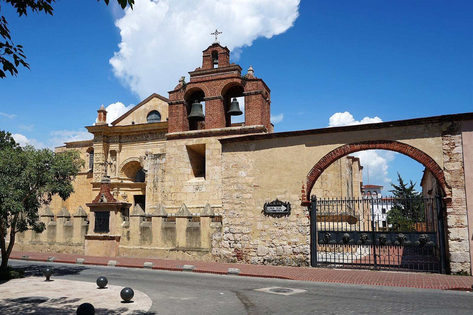 Primada de América Cathedral · 400 m